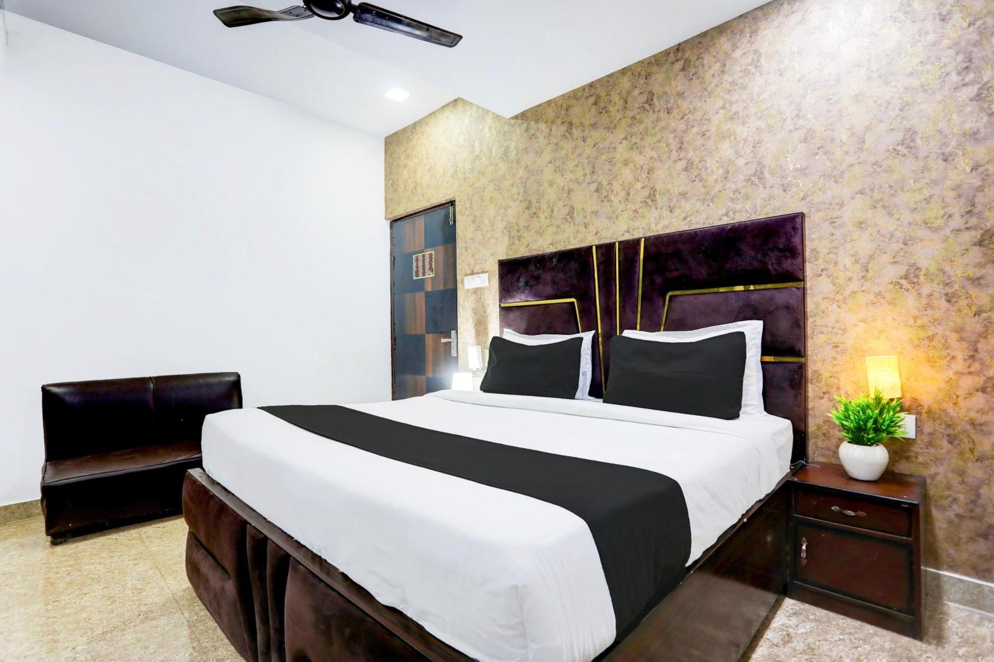 Super Collection O Kalyanpur Hotel Канпур Екстериор снимка